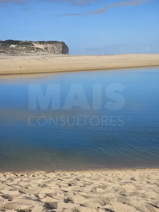 Moradia T2 com Projeto Aprovado | Nadadouro