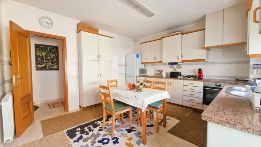 Apartamento T2, com elevador e estacionamento - Caldas da Rainha