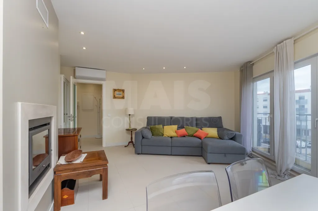 Apartamento T2 com Elevador e Parqueamento no Montijo