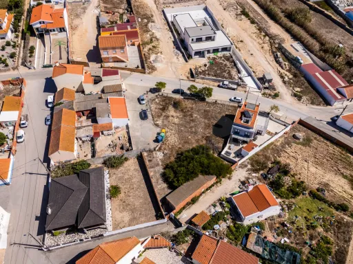 Construa o Seu Futuro Junto ao Mar