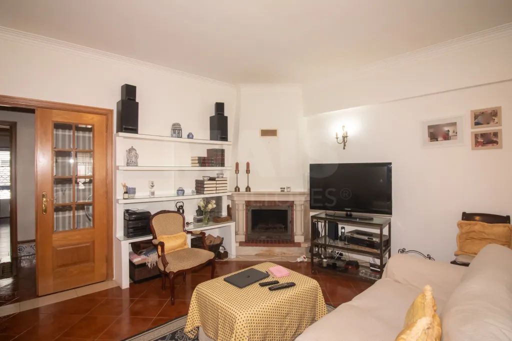 Apartamento T4 no Carregado