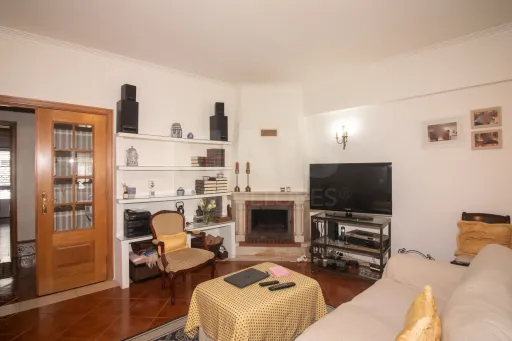 Apartamento T4 no Carregado