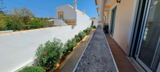 Apartamento T2+1 com piscina na Guia próximo do Mar