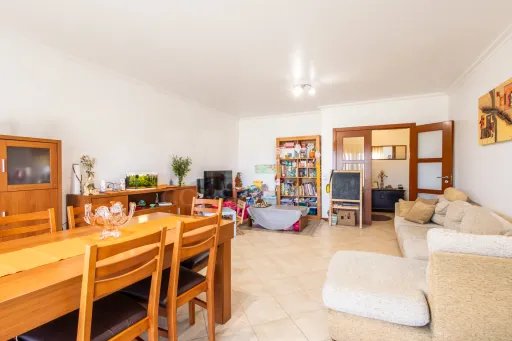 Apartamento T2 com garagem