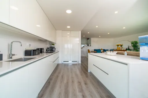 T4 Duplex com Vista Panorâmica sobre o Rio Tejo e Lisboa | Montijo