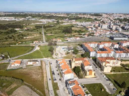 Apartamento T2 com garagem