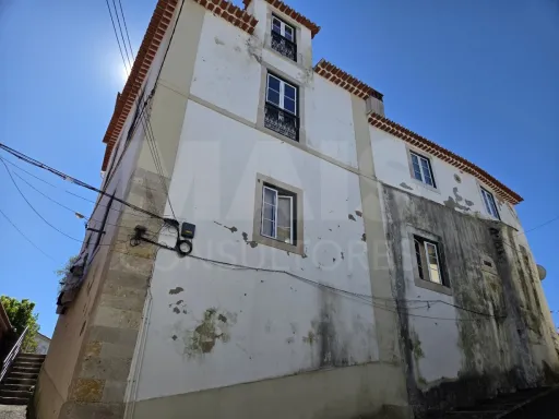 Predio de excepçao no Centro Torres Novas