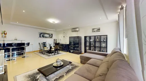 Apartamento T3 com garagem e arrecadação - Caneças