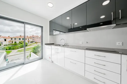Moradia T3 Nova C/ Vista Mar, Piscina e Garagem, Areia Branca, Lourinhã