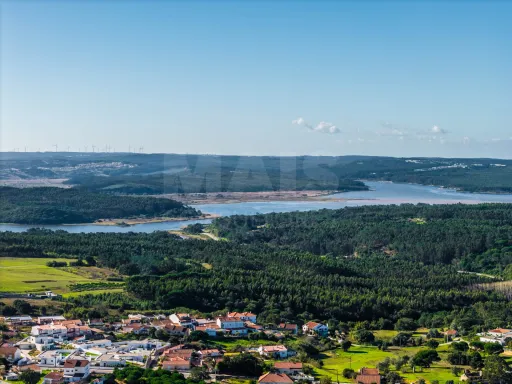 Terreno com projeto aprovado para moradia T3
