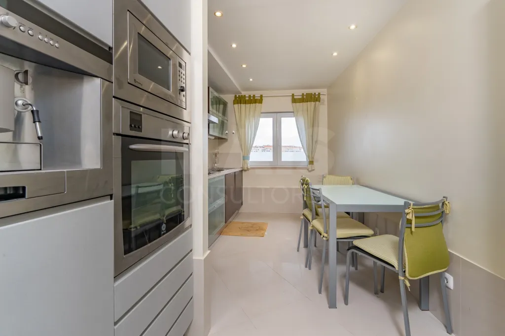 Apartamento T2 com Elevador e Parqueamento no Montijo