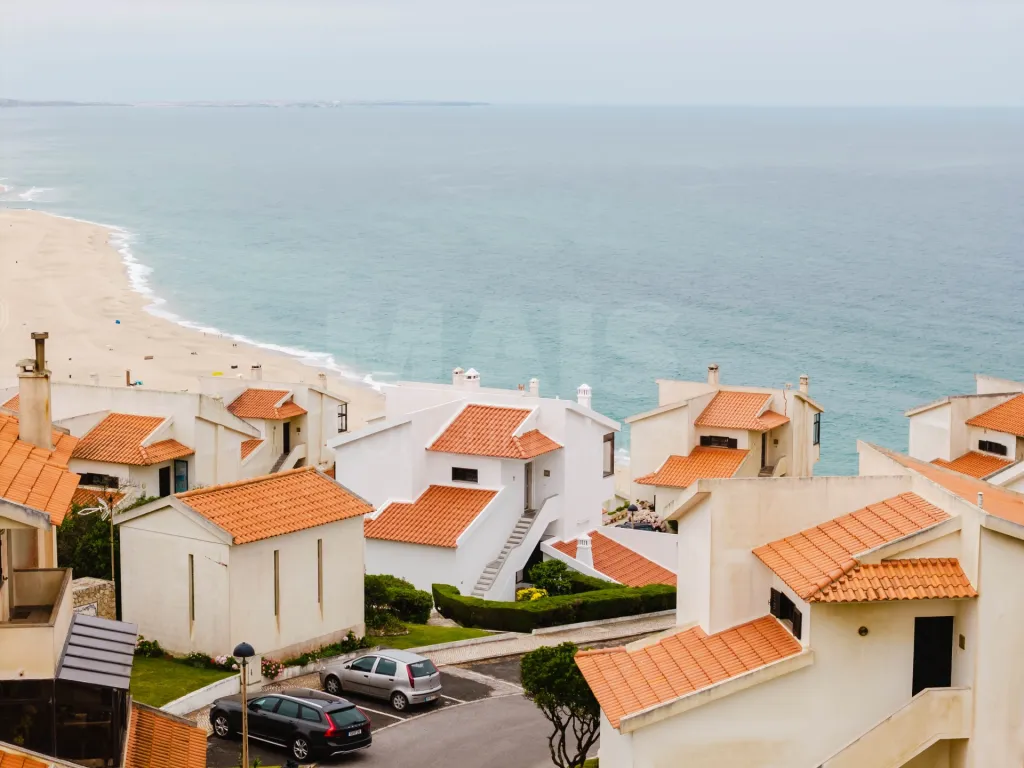 T2 Mobilado a Dois Passos da Praia com Vista Mar de Sonho