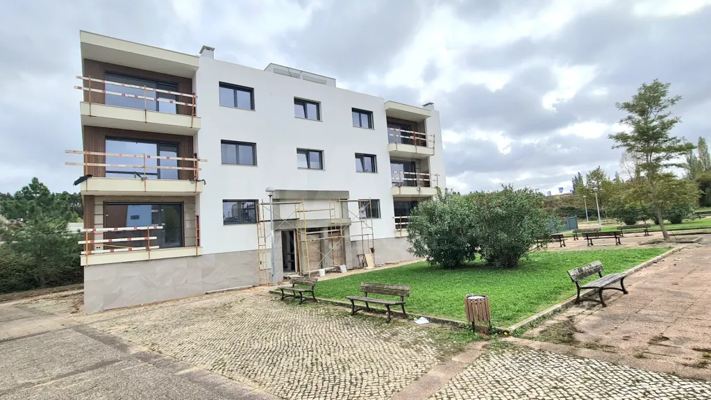 Apartamento T3 Piso1 Fração D  (em construção)