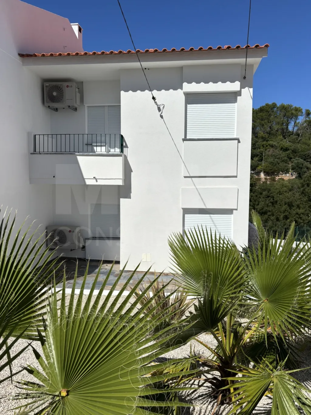 Prédio com três apartamentos T2 em Estoril - Cascais