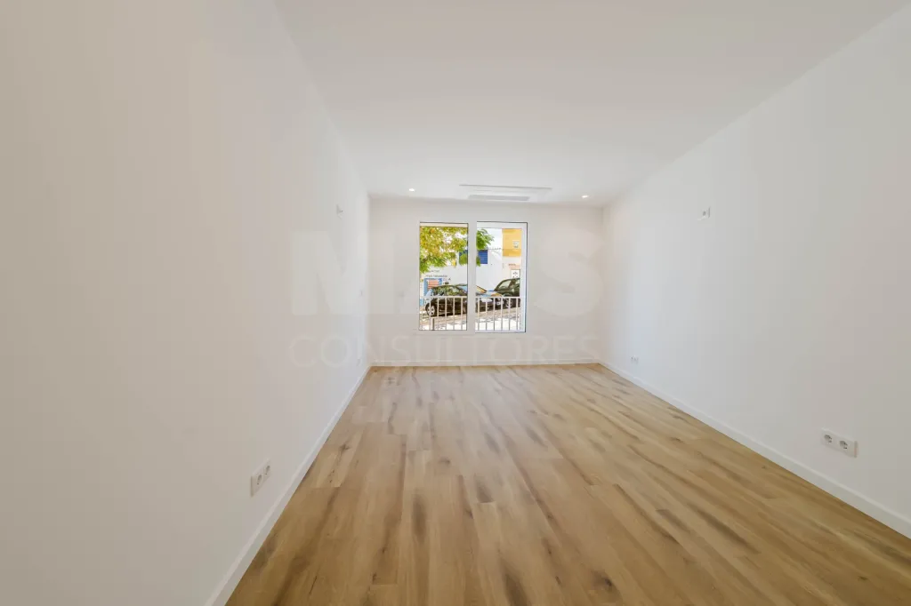 Apartamento T2 na Nazaré c/ 2 lugares de garagem