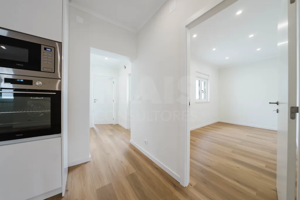 Moradia Geminada T3, Totalmente Remodelada