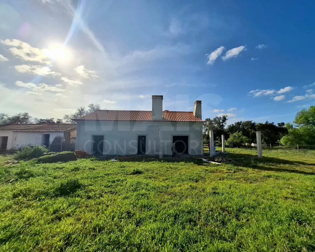 Quinta T4 com 9 mil m2 em Santiago do Cacém, Cercal do Alentejo