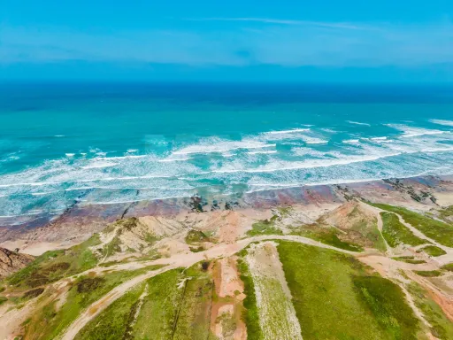 Terreno rústico com 2.760 m², localizado em zona privilegiada à beira-mar no Baleal.