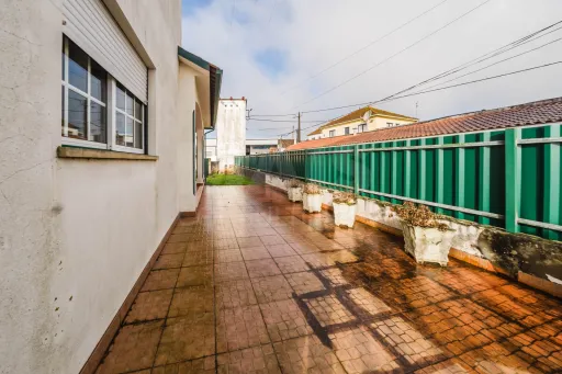 Moradia T3 com sótão e garagem