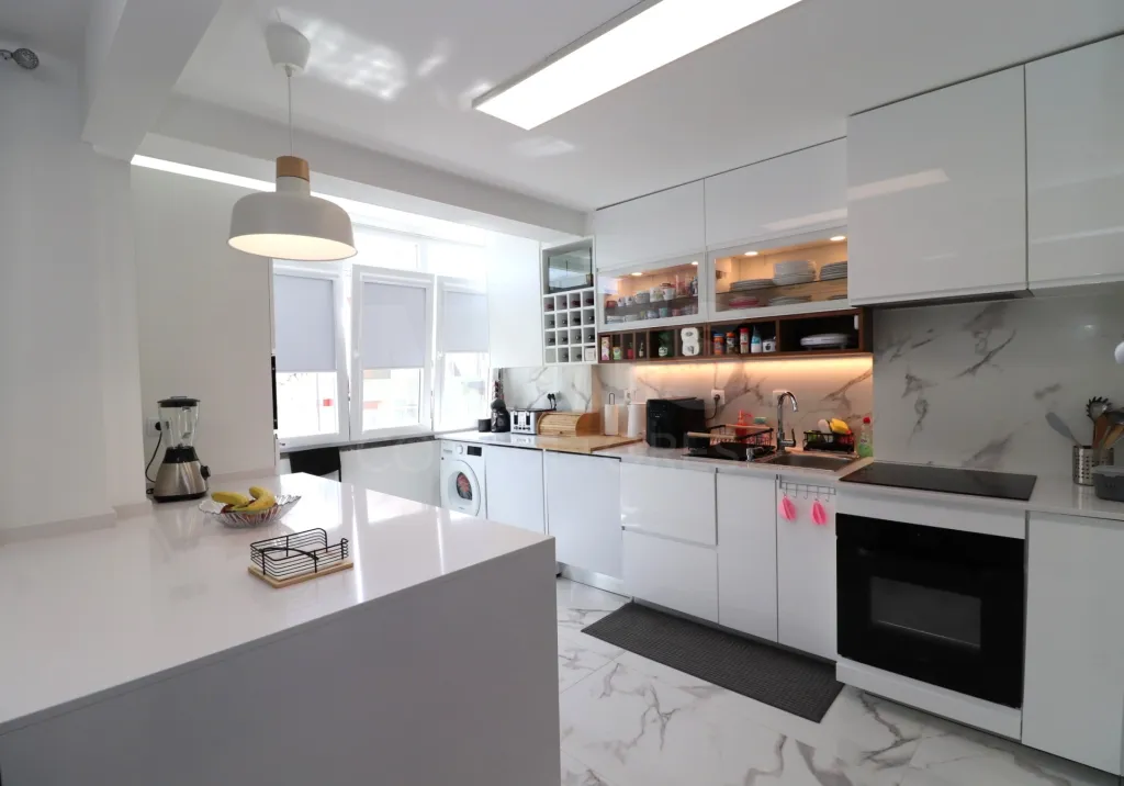 Apartamento T3 Totalmente Remodelado 3º andar em Samora Correia