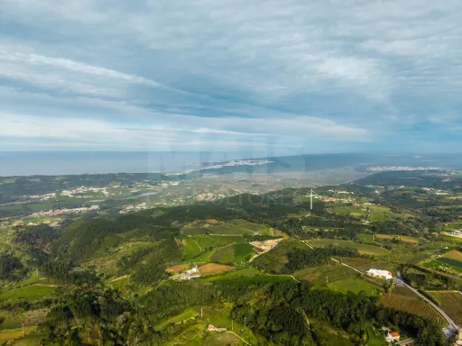 Terreno para construção de 2 Moradias