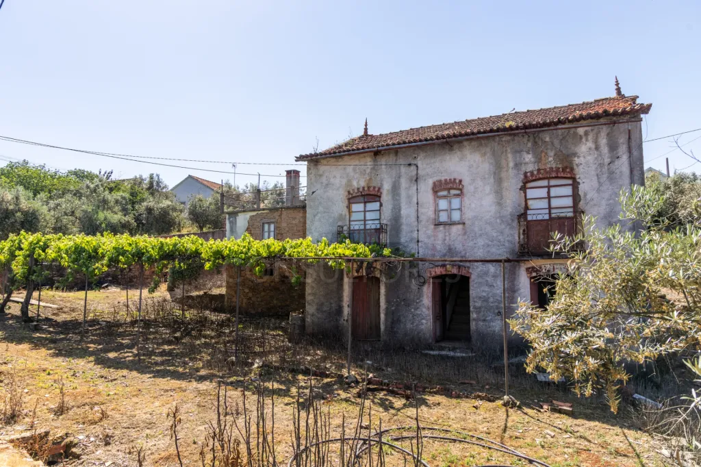 PROPRIEDADE DE CARÁTER NA N2 | 400 m² DE CONSTRUÇÃO, OLIVAL E POTENCIAL TURÍSTICO