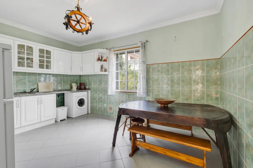 3 bedroom house with garage and patio in Bairro do Trigache Norte
