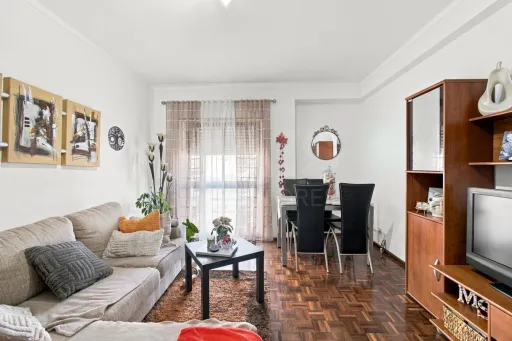 Apartamento T2+1 em Peniche