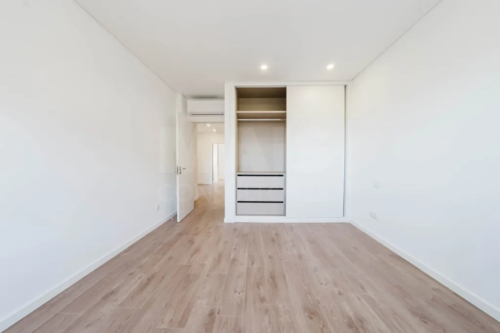 Moradia T3+1 Garagem, Logradouro e Vista Mar