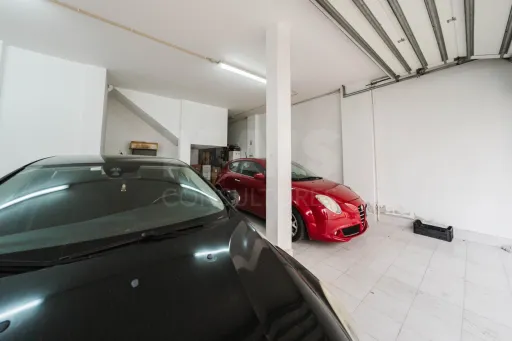 Apartamento T2 no Centro com Garagem e Estacionamento