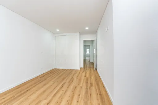 Fully refurbished 3-bedroom apartment | parking space, in Quinta da Piedade - Póvoa de Santa Iria