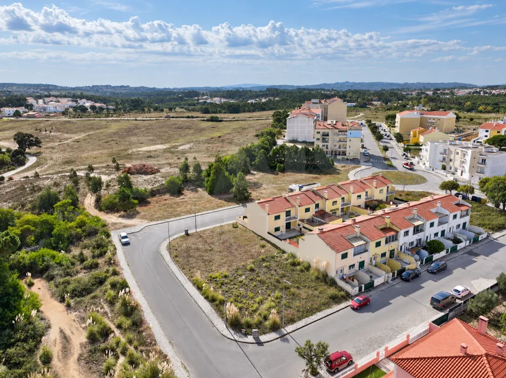 Lote urbano de 440 m² em Caldas da Rainha | Dê espaço ao seu próximo projeto