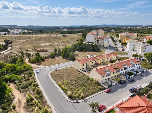 Lote urbano de 440 m² em Caldas da Rainha | Dê espaço ao seu próximo projeto