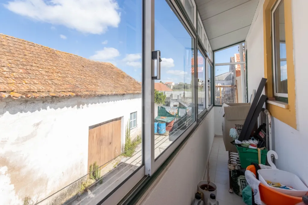 Moradia de dois pisos T5 118m2  renovada no Cadaval