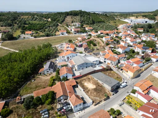 Terreno Urbano com Projeto Aprovado | Furo de Água e Opção Chave na Mão