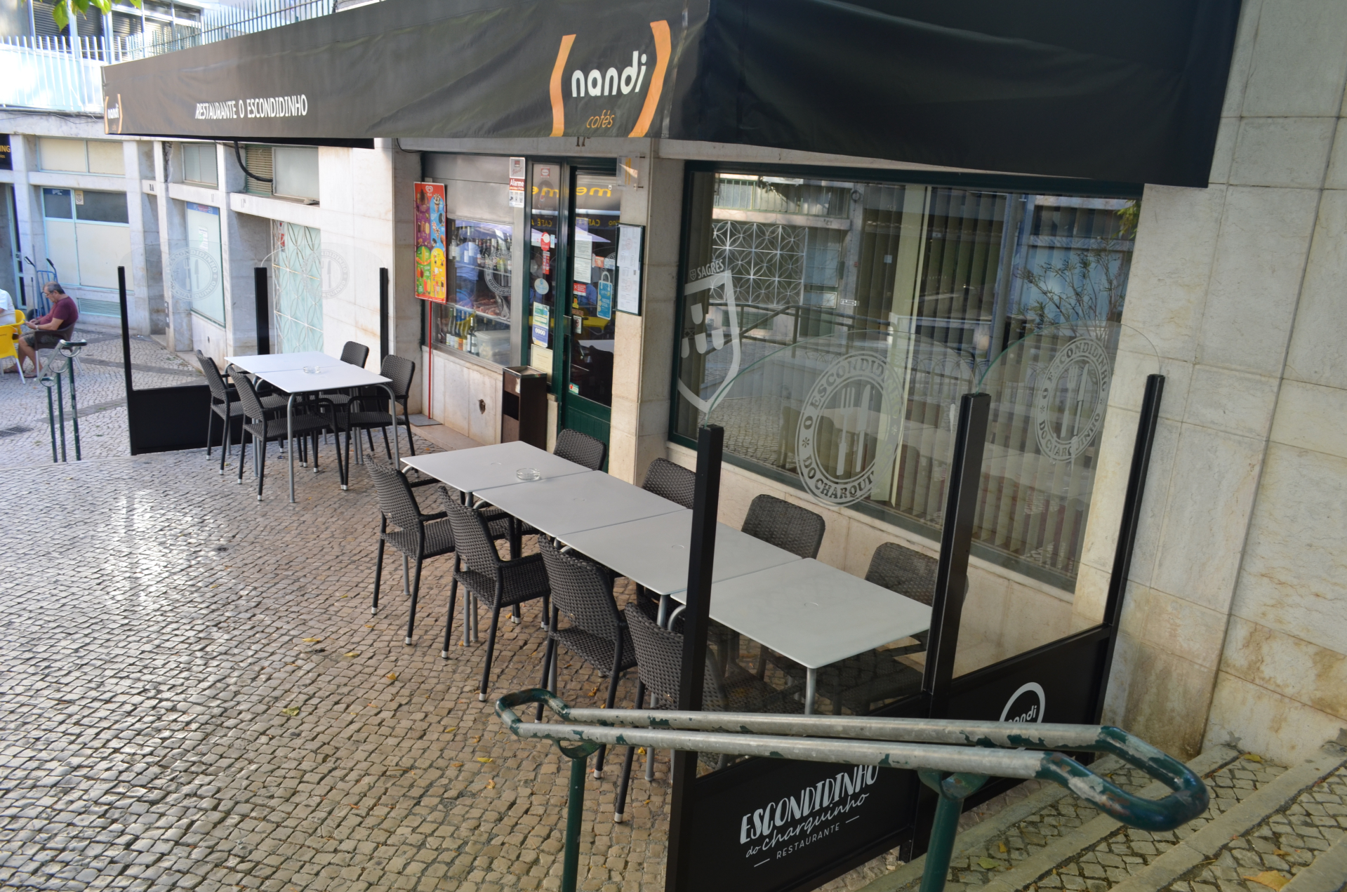 Benfica | Restaurant Currently in Operation + 3 Commercial Units | Loyal clientele and a full house.