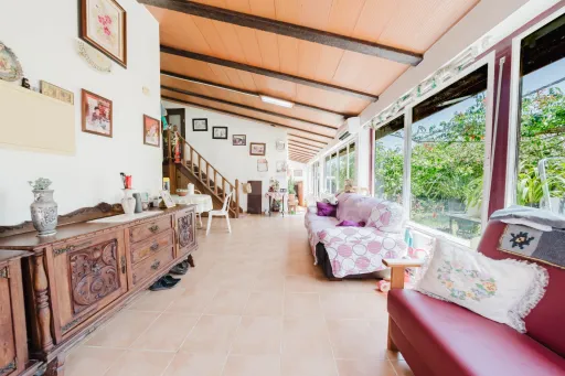 Casa de Campo com 2 quartos e Terreno Urbano de 1690 m² – Alcanede, Santarém