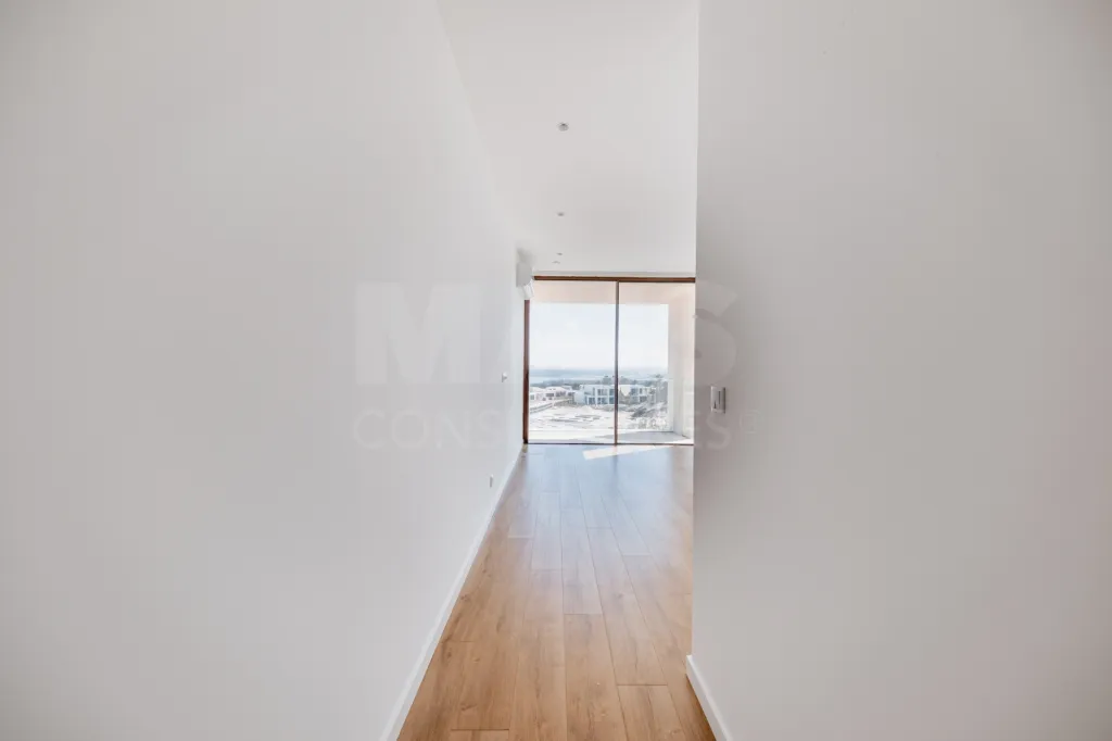 Moradia T5 com Piscina - Vista Golfe e Mar