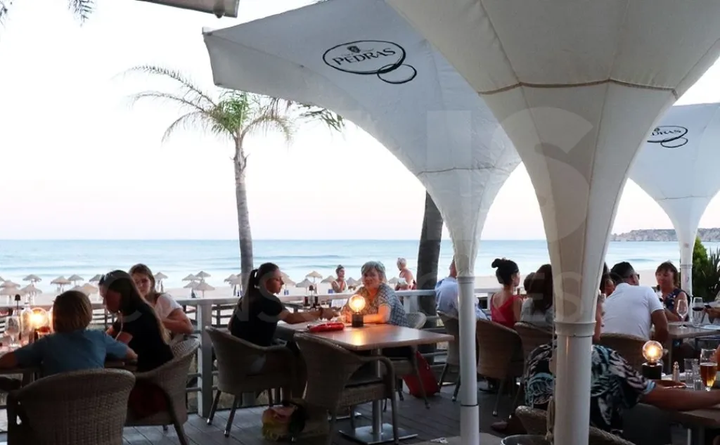 Restaurante de praia e concessão completa - Meia Praia - Lagos