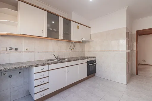 🏡 T1 in very good condition with terrace and large areas - Rinchoa