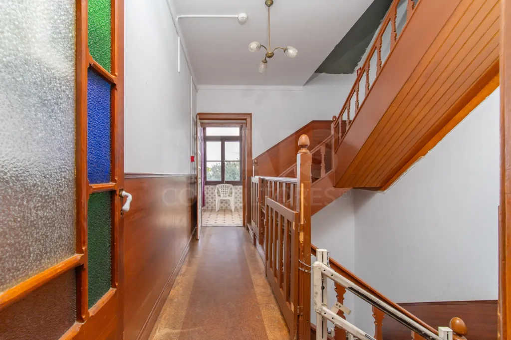 4-Bedroom House with Garage in Marinhais
