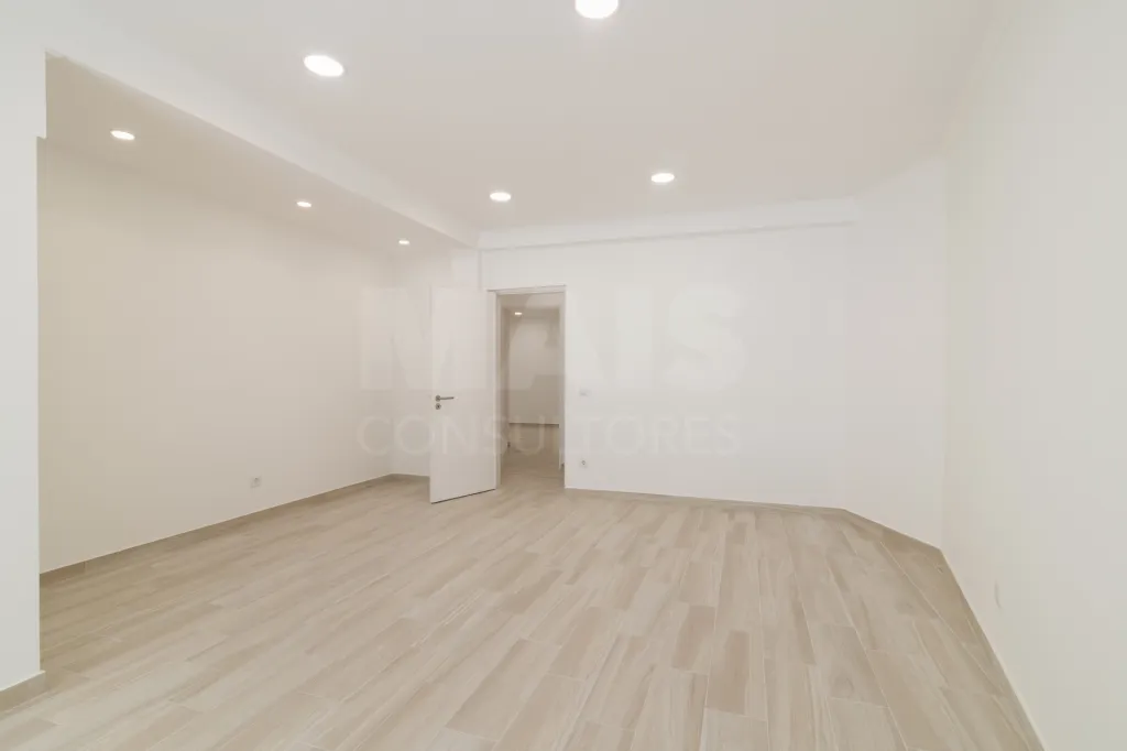 Moradia Isolada T4 Renovada — Abuxarda / Alvide, Cascais