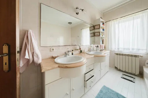 Propriedade única, a apenas 2 km de Alcobaça, com mais de 30.000 m² de terreno