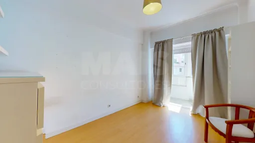 Apartamento T2 Mobilado - Amadora