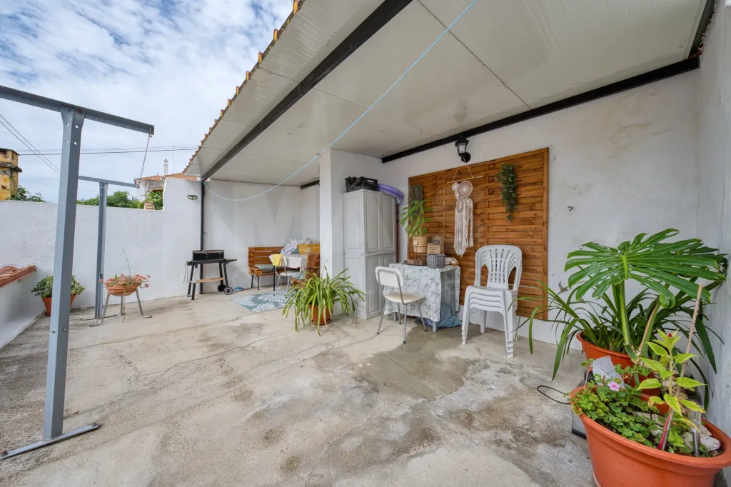 Moradia T3 renovada centro de Coruche