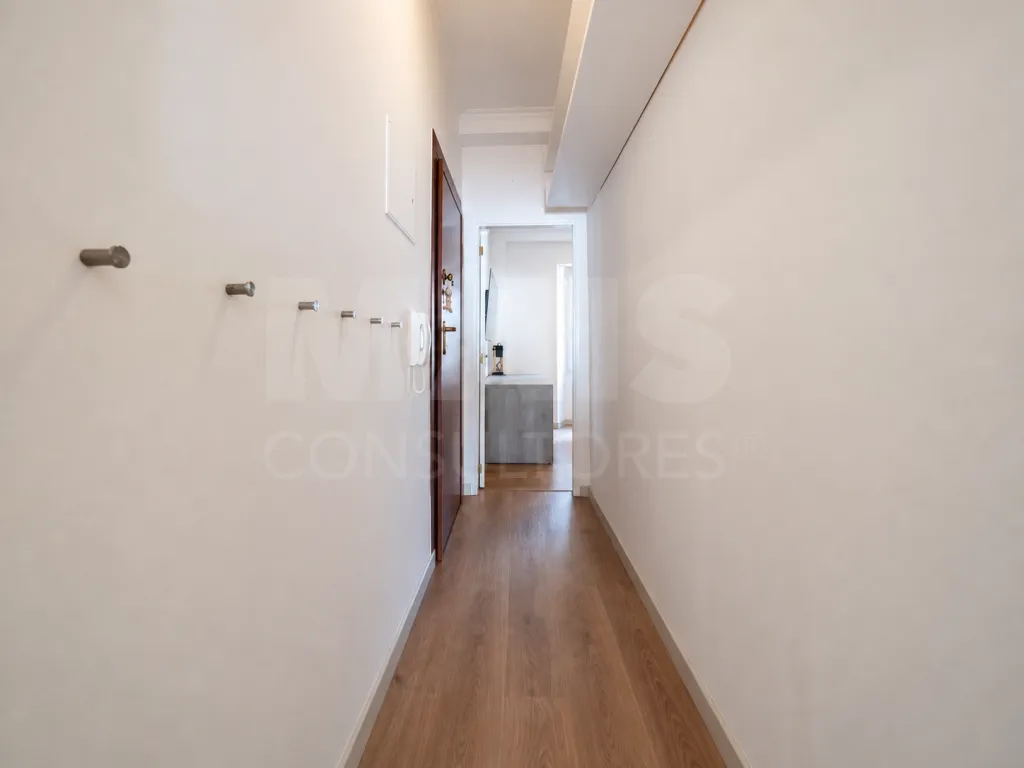 Converted 2-bedroom apartment in Penha de França with a terrace
