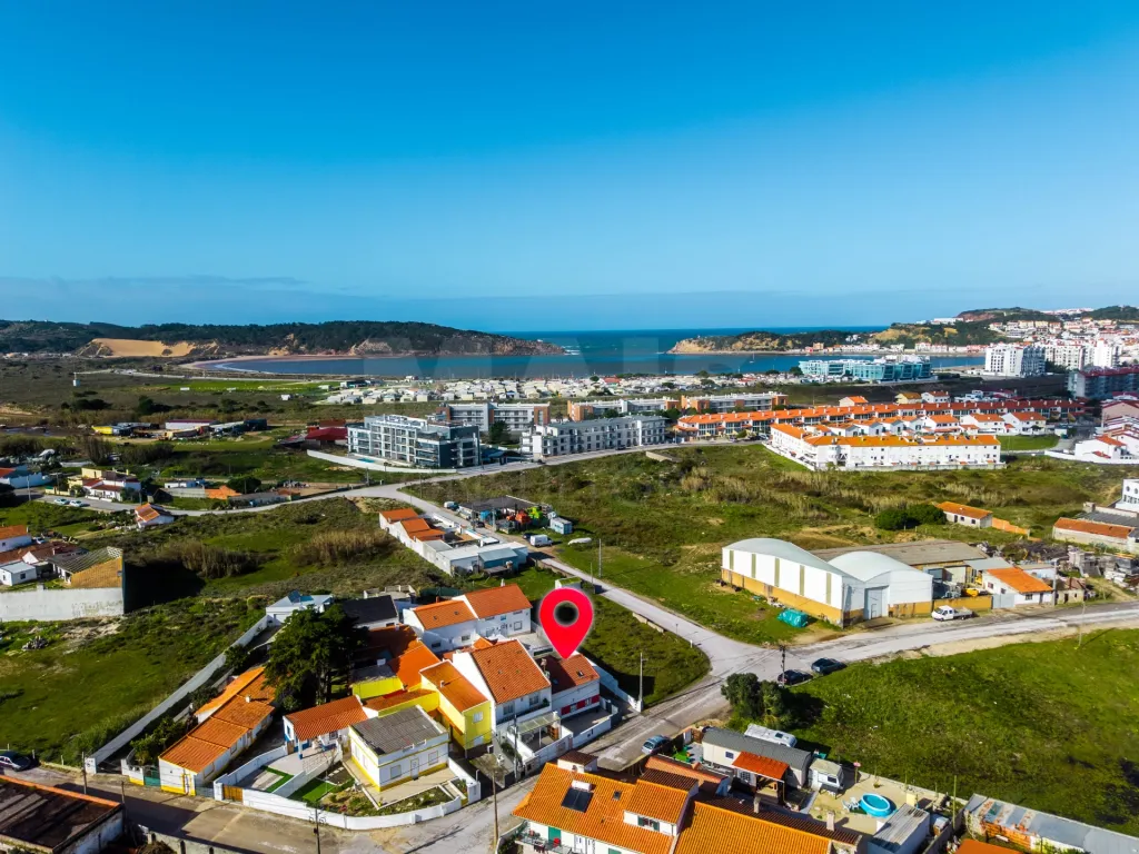 Moradia T1+3 na praia de São Martinho do Porto