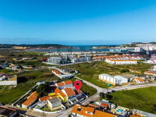 Moradia T1+3 na praia de São Martinho do Porto