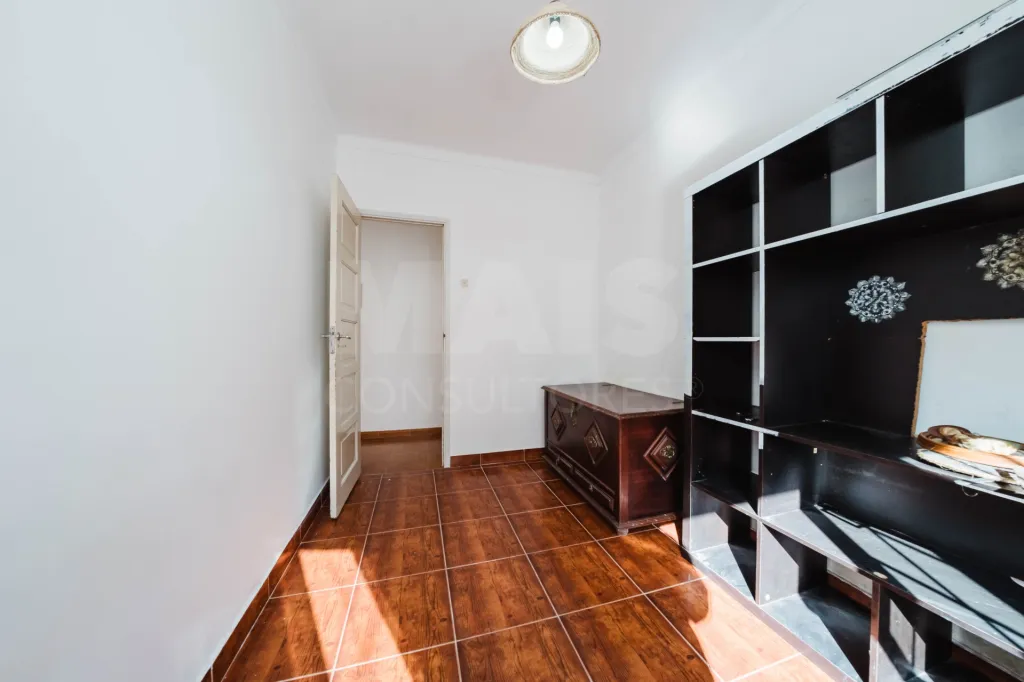 3-bedroom house with a backyard in a quiet neighborhood