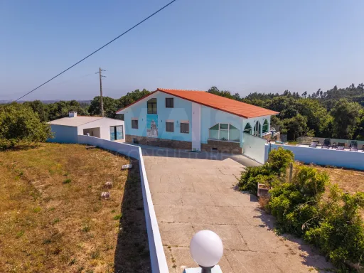 Farm with over 23,000 m², a saltwater pool, and potential for development
